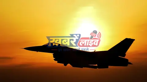 वाराणसी में एयर शो – वाराणसी में गंगा के ऊपर एयर शो के दौरान उड़ान भरते लड़ाकू विमान